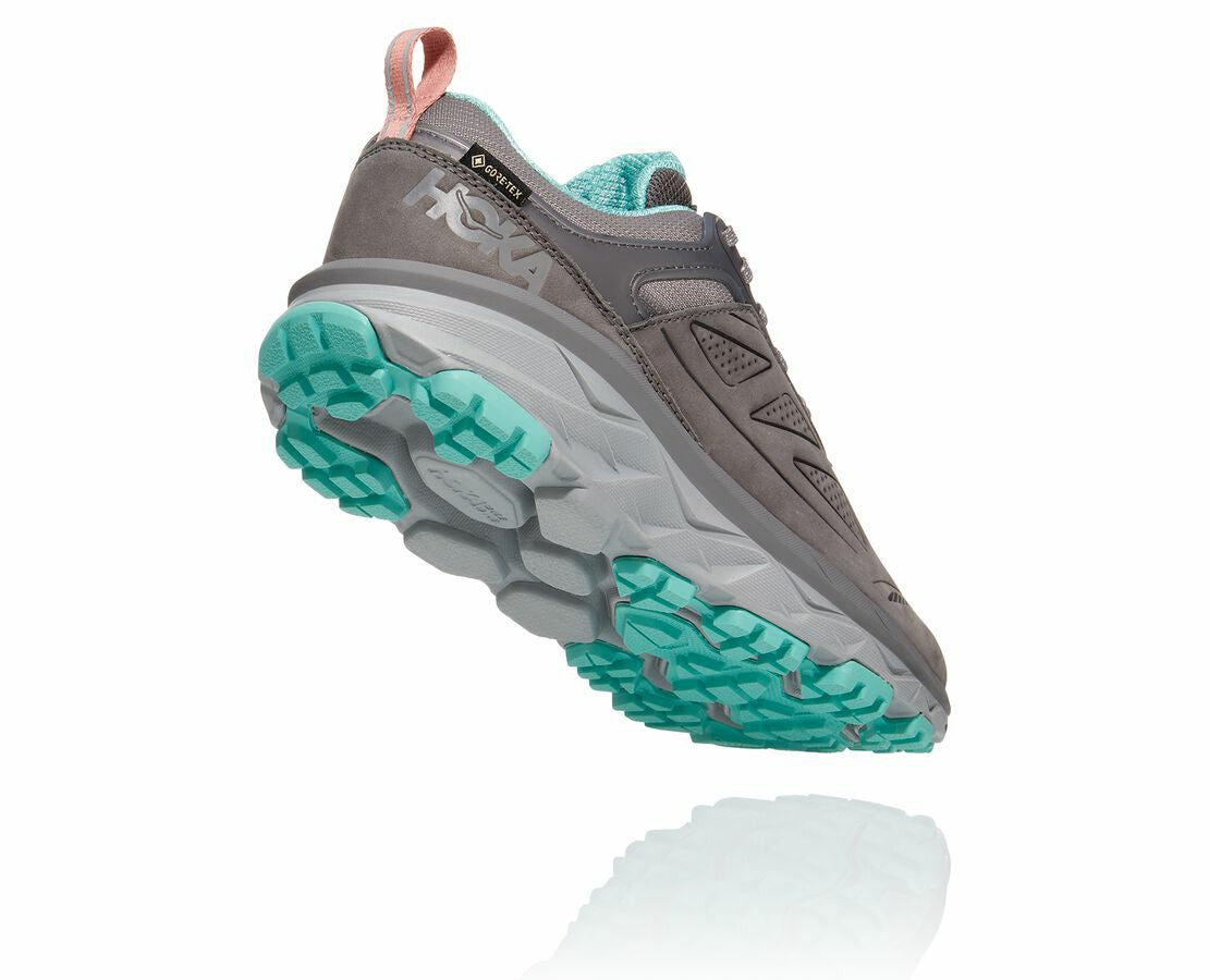 HOKA|Women's Challenger Low GORE-TEX Charcoal Gray / Wild Dove