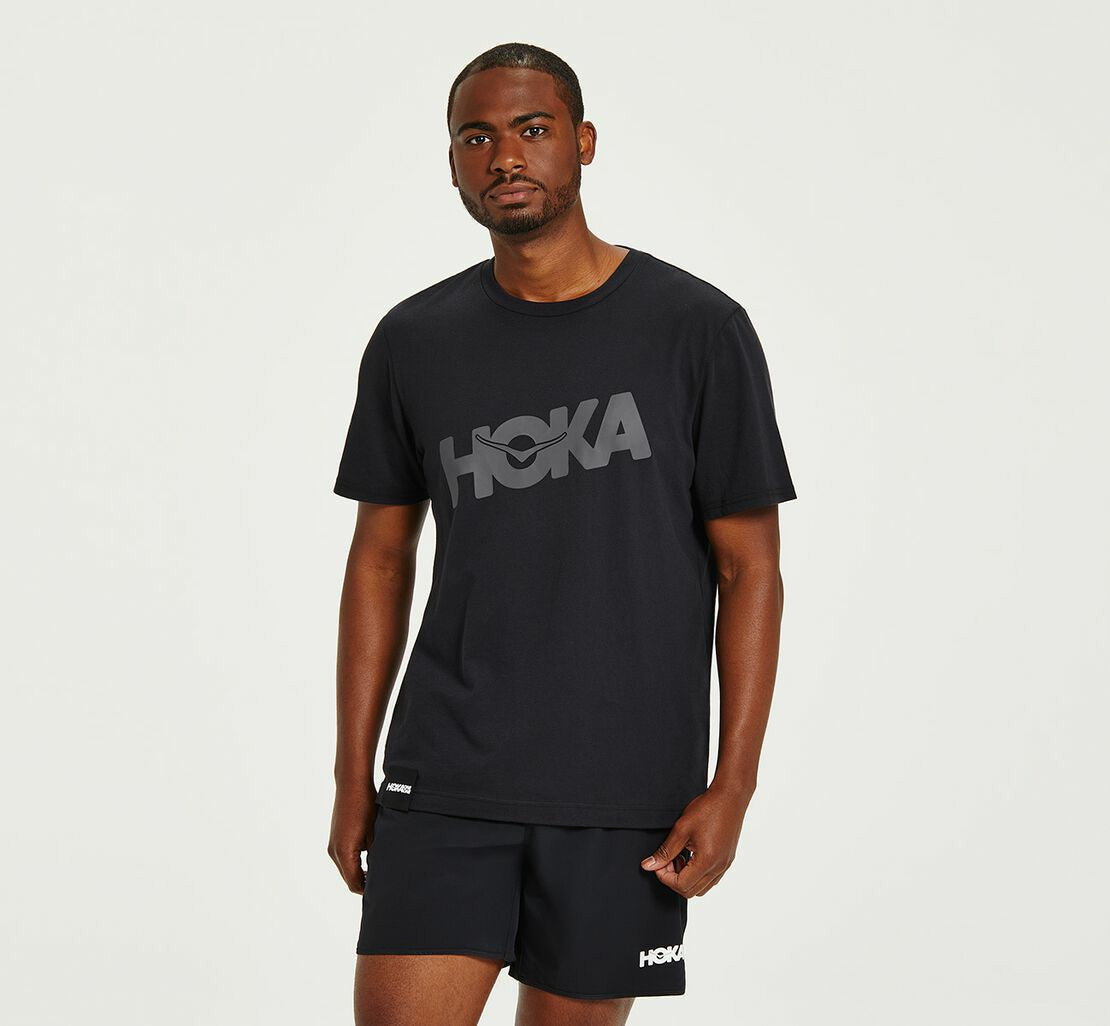 HOKA|Men's Brand Tee Black / Castlerock